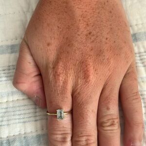 This is a 14K yellow gold Aquamarine stone ring in a size 6!